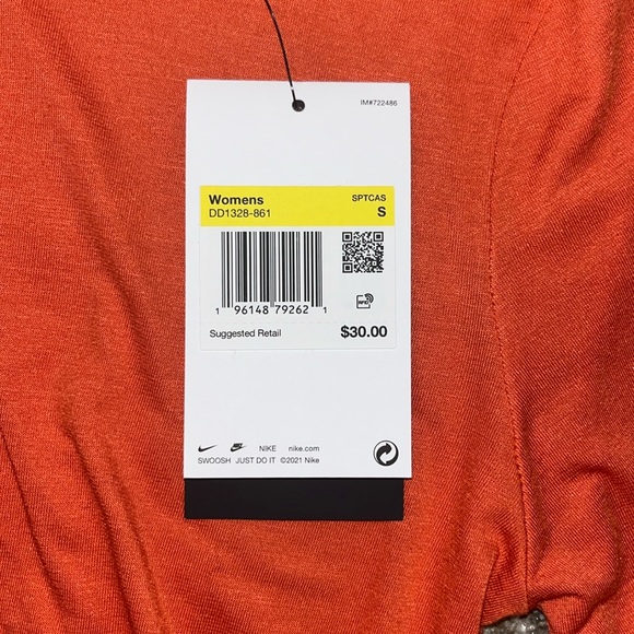 Nike crop top - Picture 3 of 3